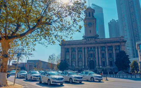 元戎启行携手东风批量下线无人车