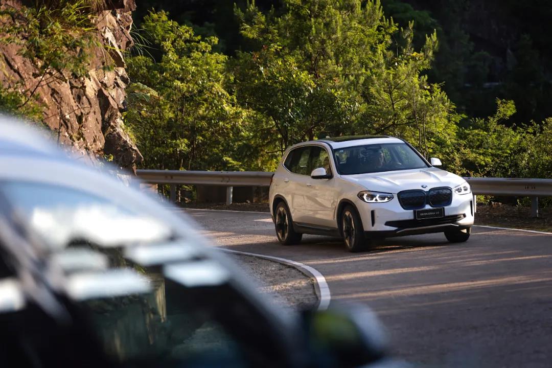 试驾 BMW iX3：体验新时代的可持续发展