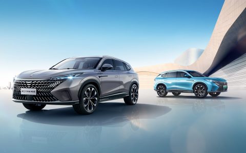 全新第三代荣威 RX5/ 超混 eRX5 双车齐发 盲订开启
