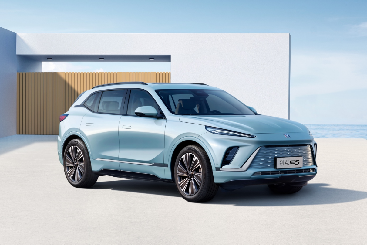 原生纯电，越级体验。别克品牌将推出首款奥特能平台量产大五座SUV ——Electra E5