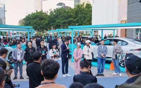 和金晨做车友是种什么体验？智己 LS6亮相广州车展