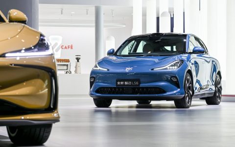 全新智己LS6正式发布，预售权益价22.99万-29.99万元