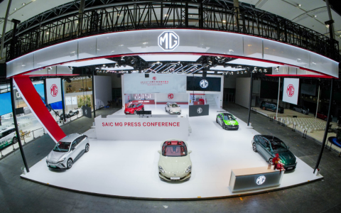 坚持燃油新能源双赛道发力，MG ES5&MG7 2025款亮相广州车展