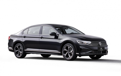 10多万选车总在“妥协”？迈腾3000万辆甄选款：动力舒享全拉满，就这么实在