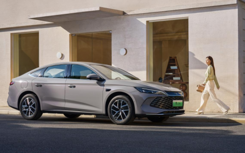 日常用纯电、长途一箱油，2026款秦L DM-i上市限时9.28-10.28万元